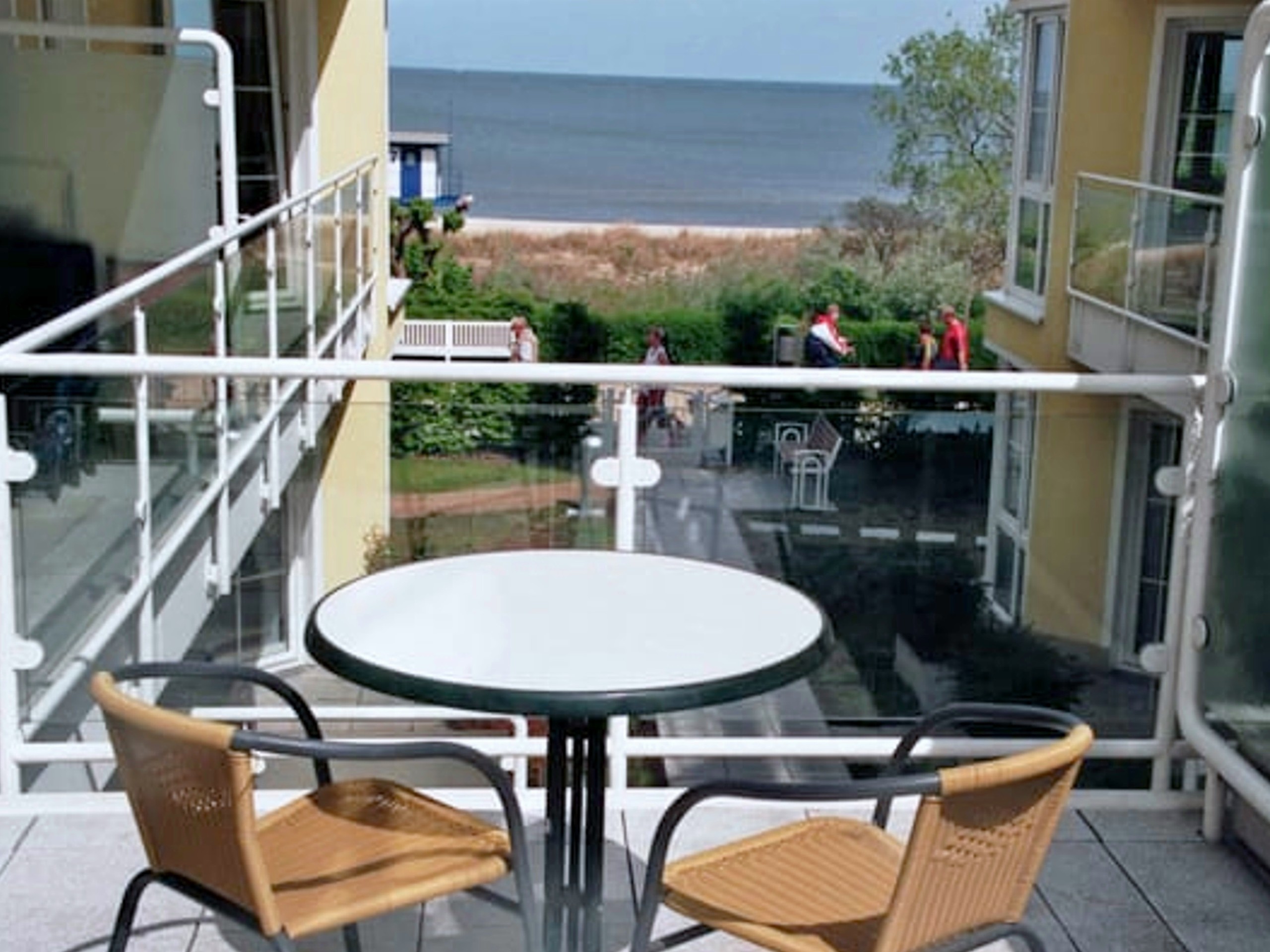 Terrasse mit Blick auf die Ostsee